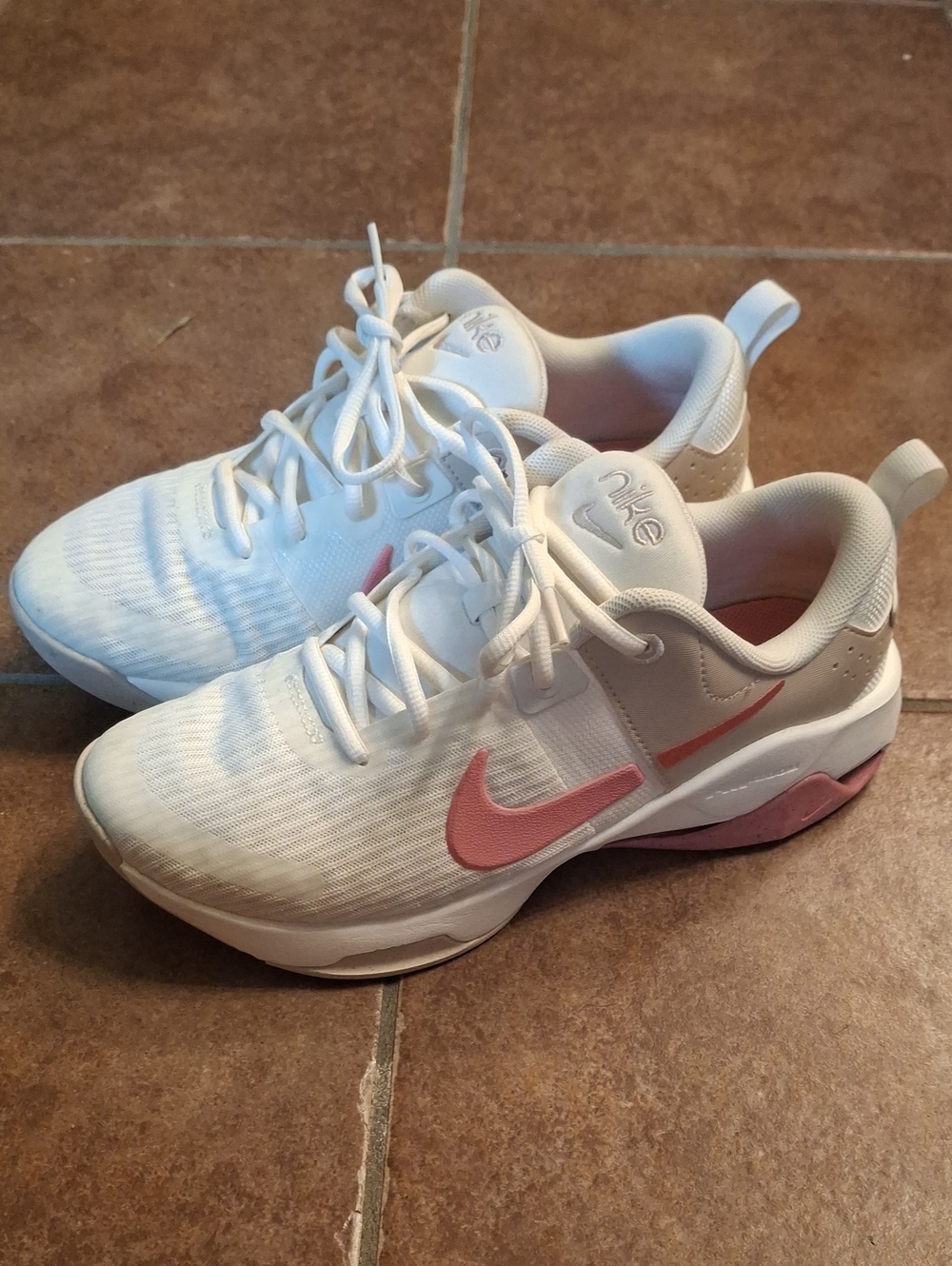 Nike Women's Air Zoom White and Pink Athletic Training Shoes